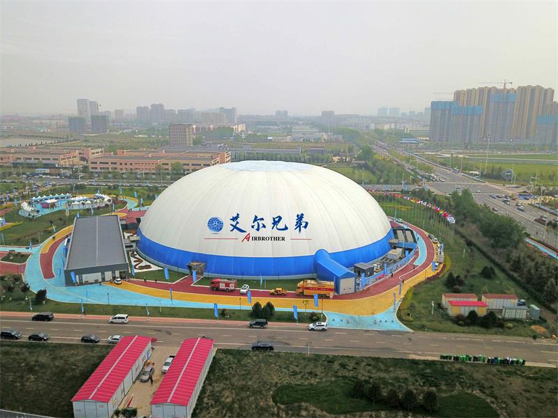 現(xiàn)在比較流行的氣膜館是采用什么樣的方式建造的？